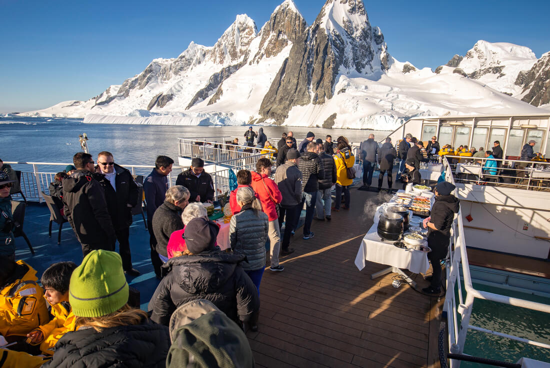 Antarctica, South Georgia & Falklands Odyssey (Ocean Endeavour)