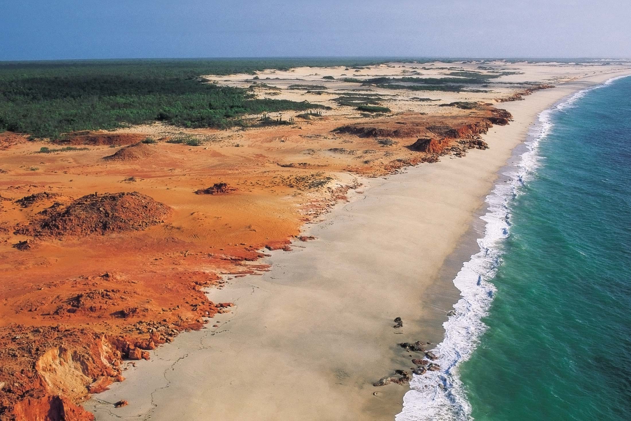 Береговая изрезанность австралии. Западная Австралия Кимберли. Равнина Налларбор в Австралии. Северо-Западное побережье Австралии. Кимберли пустыня.