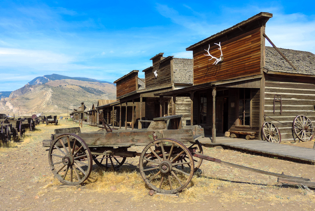 South Dakota to Yellowstone Parks Explorer