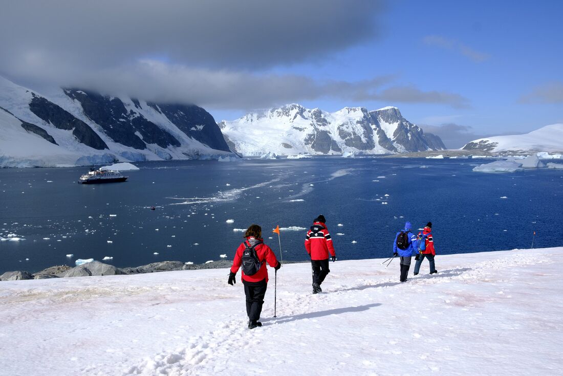 A hike on the shores of Antarctic continent