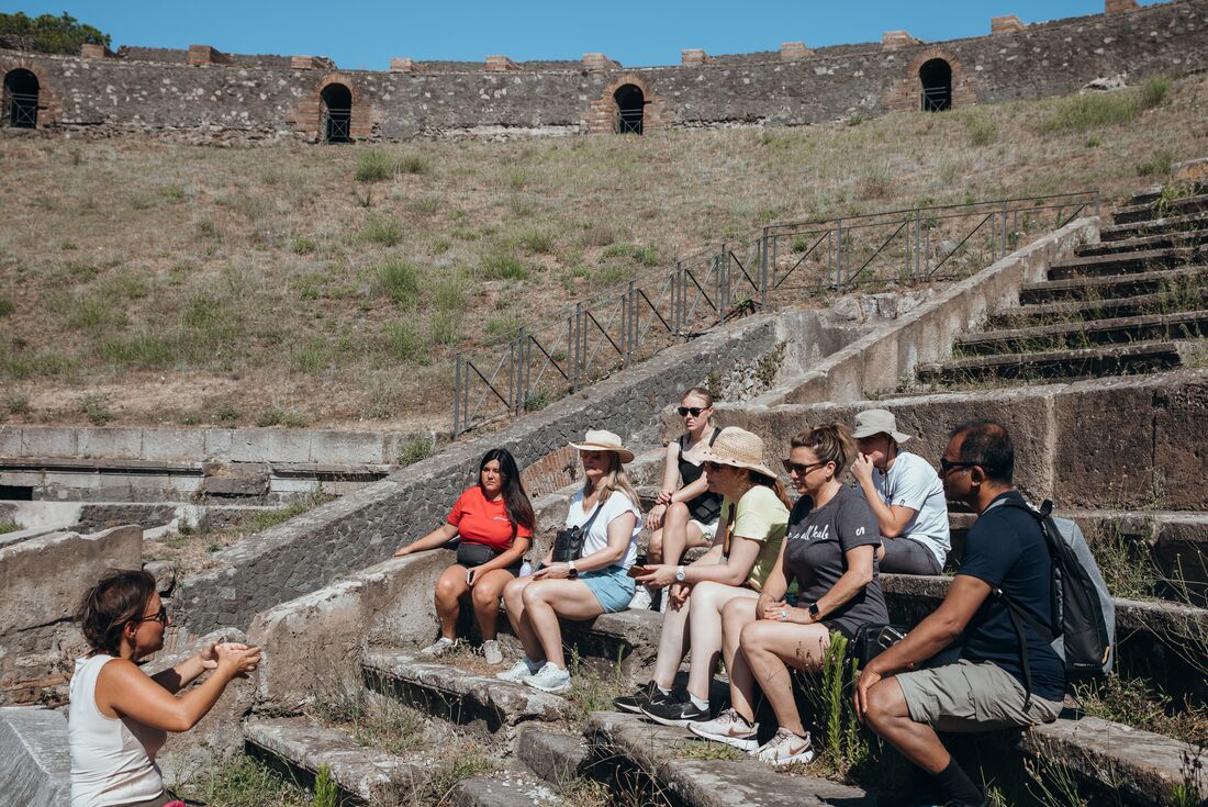 A history lesson in Pompeii from a local guide in Italy