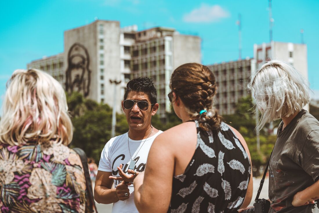 Hola Cuba