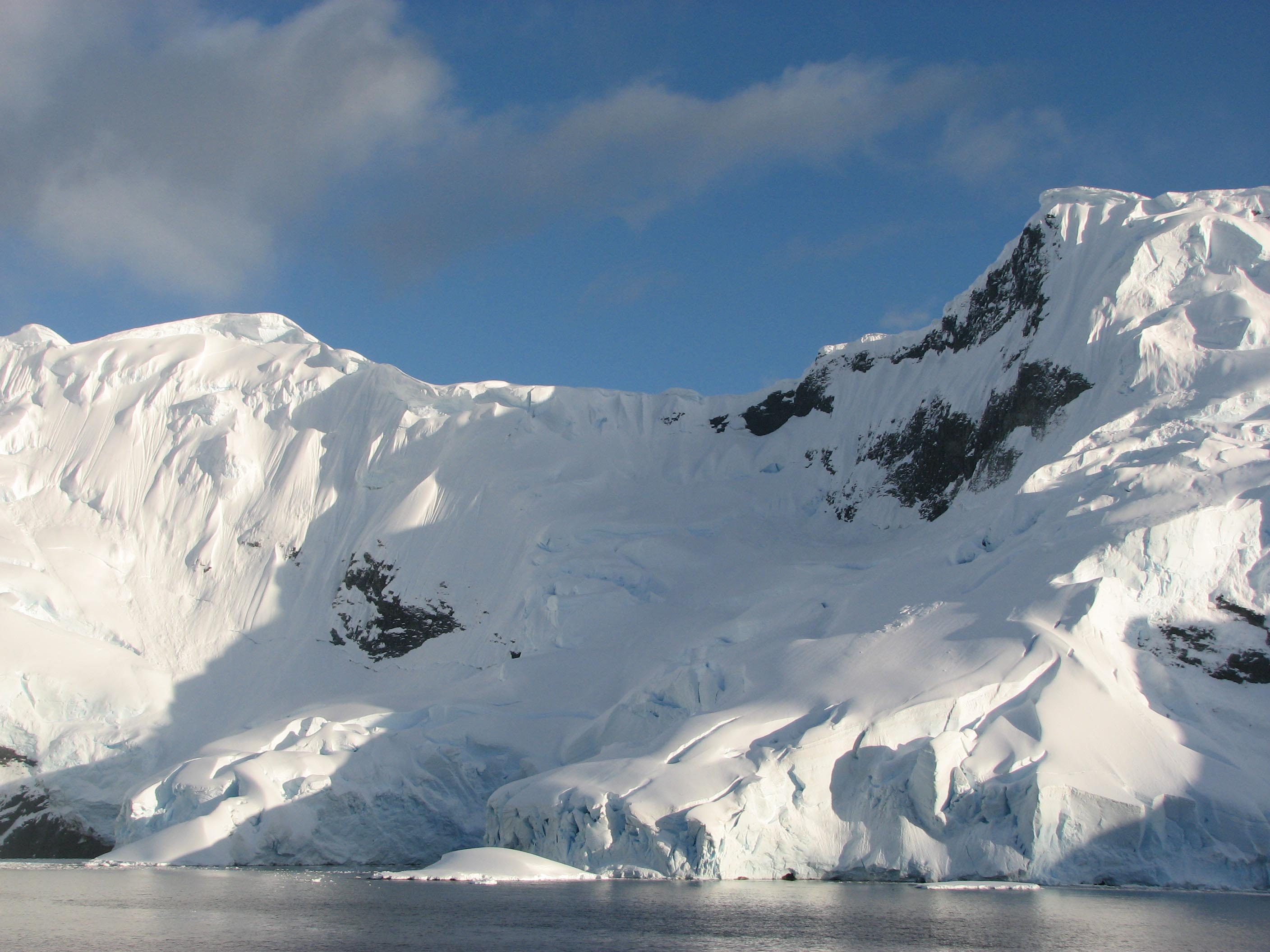 Antarctic Express - Crossing the Circle from Santiago 3 Antarctic Express - Crossing the Circle from Santiago 3