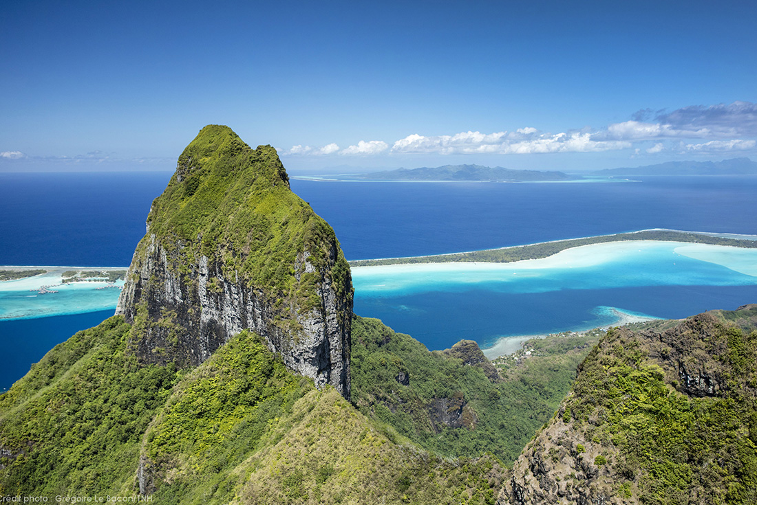 Tahiti, the Society and Tuamotu Islands (10 nights) 2 Tahiti, the Society and Tuamotu Islands (10 nights) 2